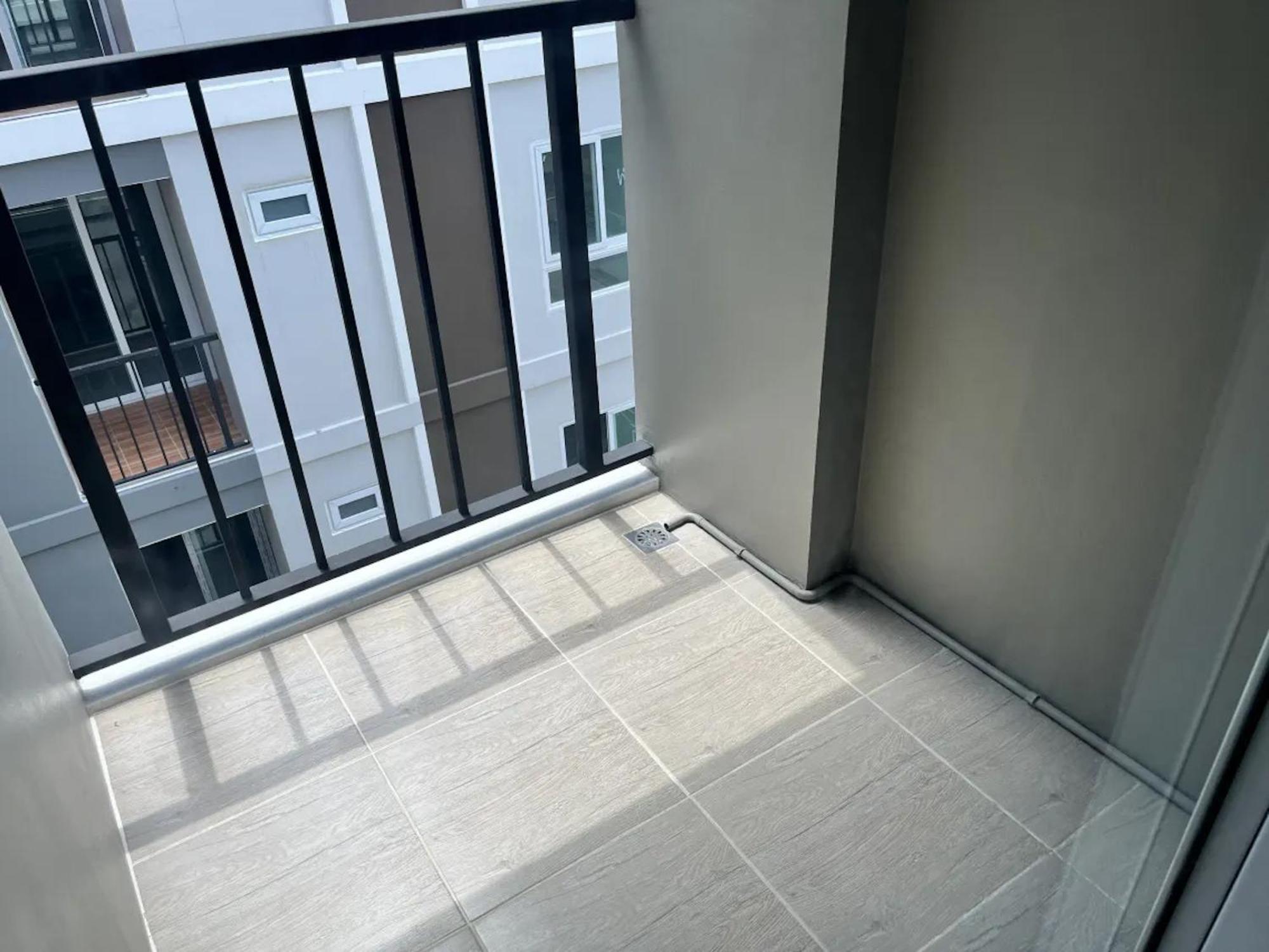 Zayn Express & Suites Bangkok Exterior photo