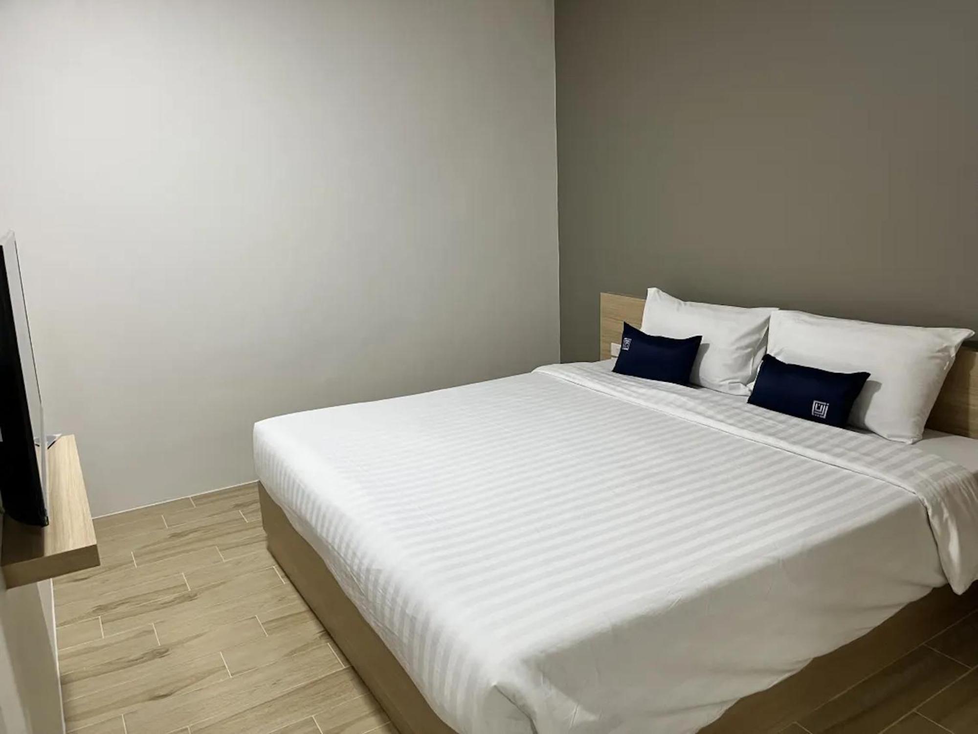 Zayn Express & Suites Bangkok Exterior photo